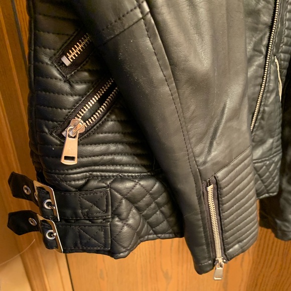 Black leather jacket - Picture 3 of 4